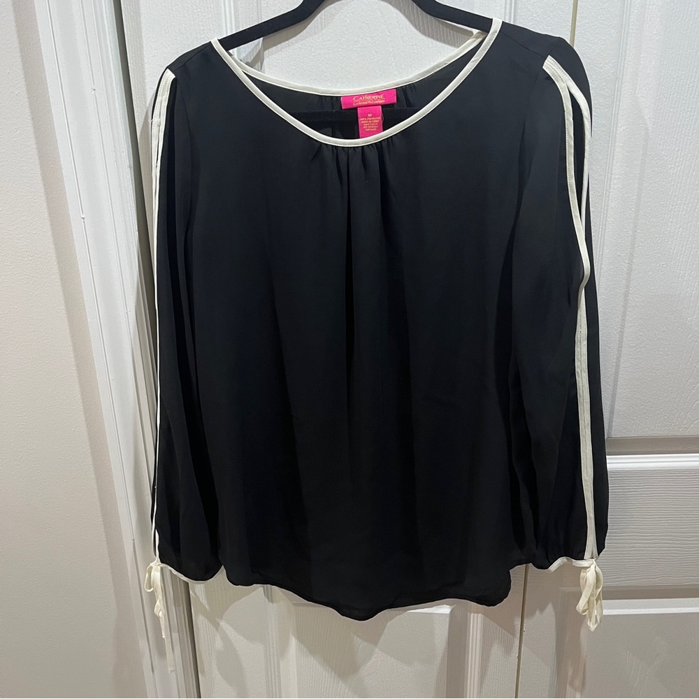 🩷 black and white long sleeve cold shoulder blouse